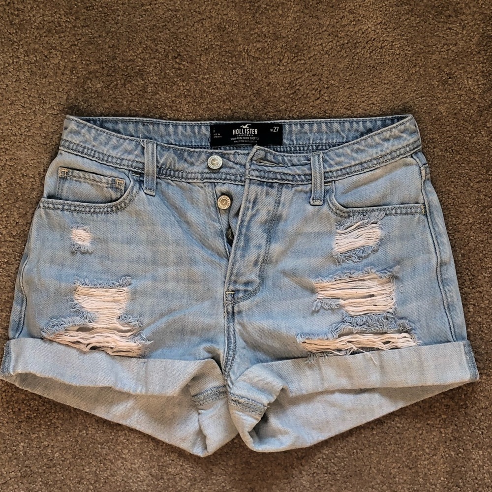 Hollister High-Rise mom short 3” size 5 size 27